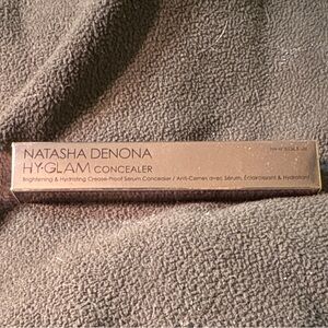 Natasha Denona Hy-Glam Concealer - Y4